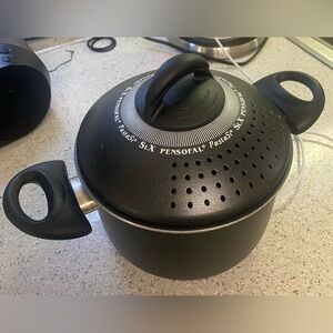 SLX Pensofal PastaSi Pot with built in strainer Lid